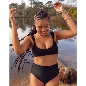 NWT Aerie Ruffle Strap Black Scoop Bikini Top Size M Swim Bralette